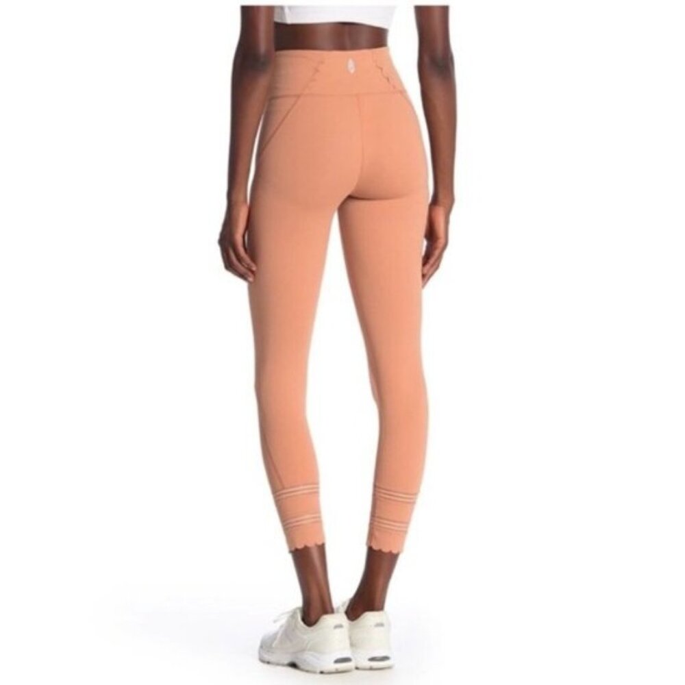 Free People Movement Women’s Cream Beige Genesis Scallop Leggings Size Medium